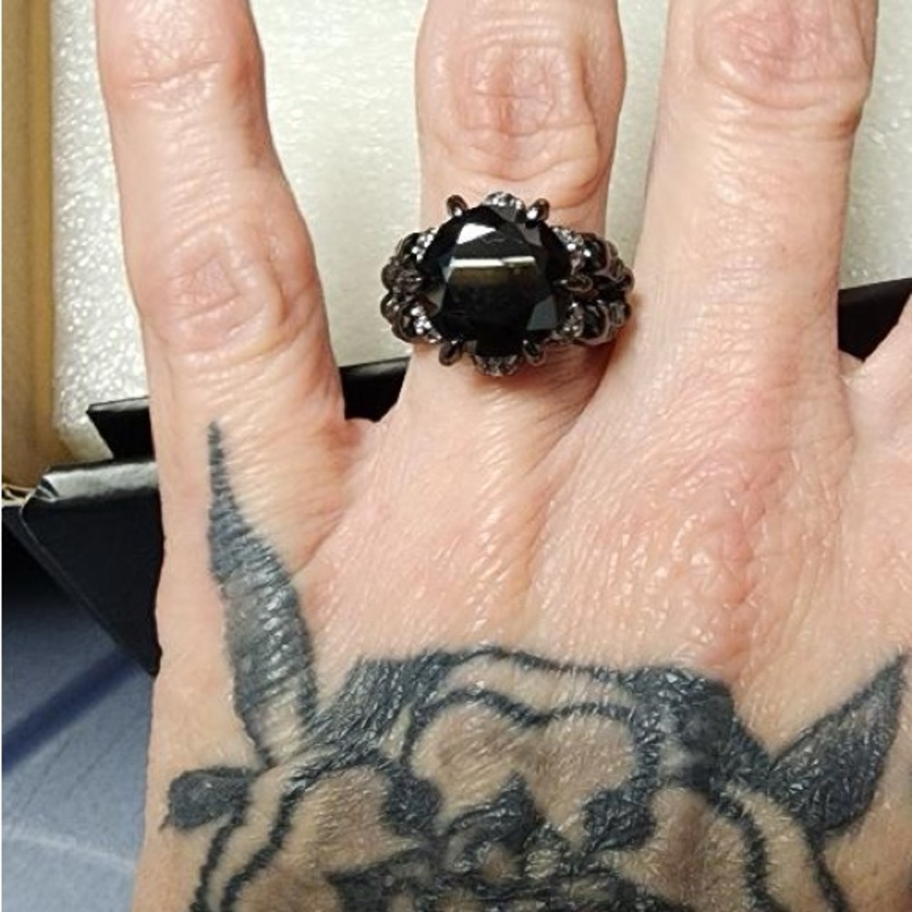 Jeulia Skull Engagement style ring - Picture 5 of 6